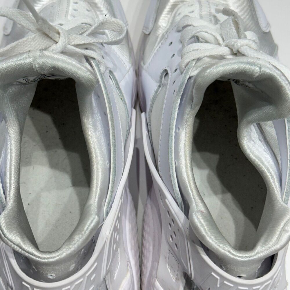 Nike Air Huarache Sneakers Shoes Triple White Gum Soles DR9883-100 Men’s Size 10 - Picture 6 of 8